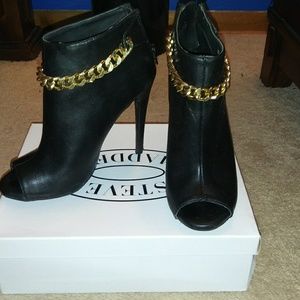 Steve madden open toe booties